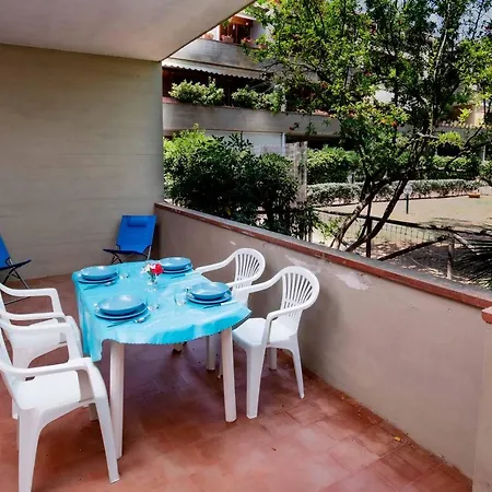 Costa Degli Ulivi Seafront Apartment *